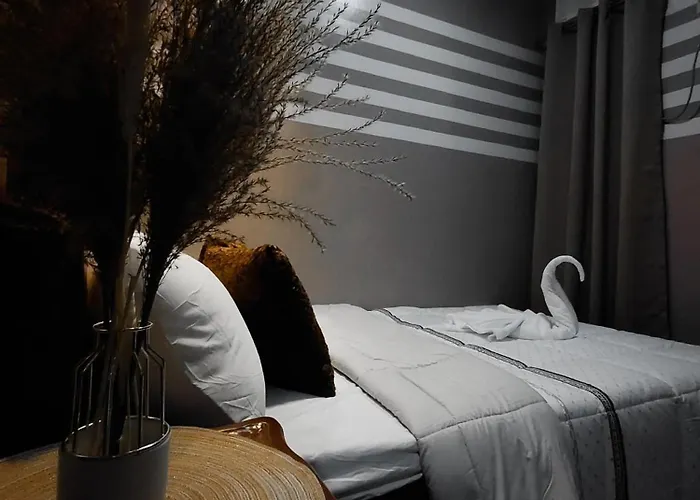 Cozy In Taguig With 1 Bedroom And Kitchenette